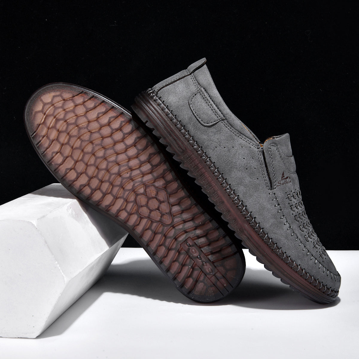Men's Comfortable Casual Shoes, Built-In Arch Support, Lightweight, Waterproof, Slip Resistant, Breathable Upper, Durable For 5 Years.